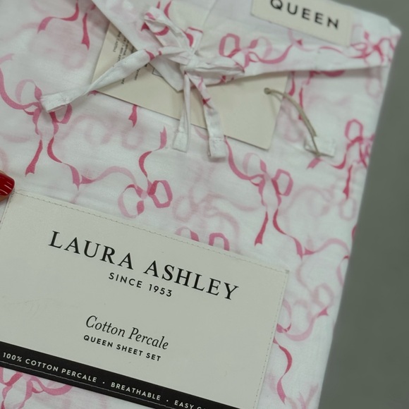 Laura Ashley Pink and White Cotton Percale Queen Sheet Set - Picture 1 of 2